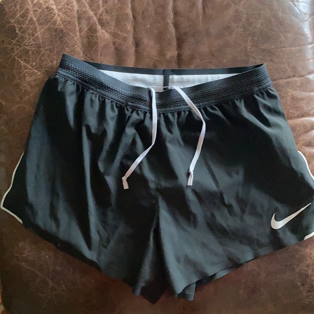 Nike aeroswift running shorts 3in men’s medium